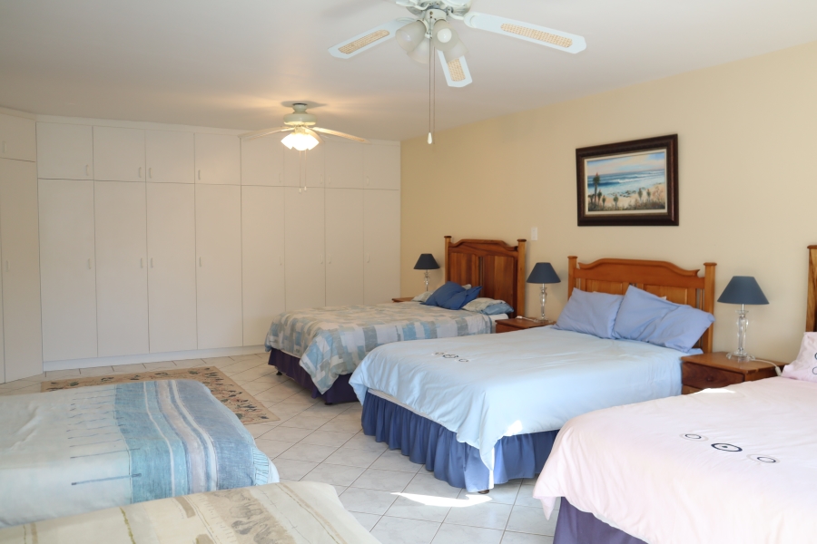 5 Bedroom Property for Sale in Wavecrest Eastern Cape